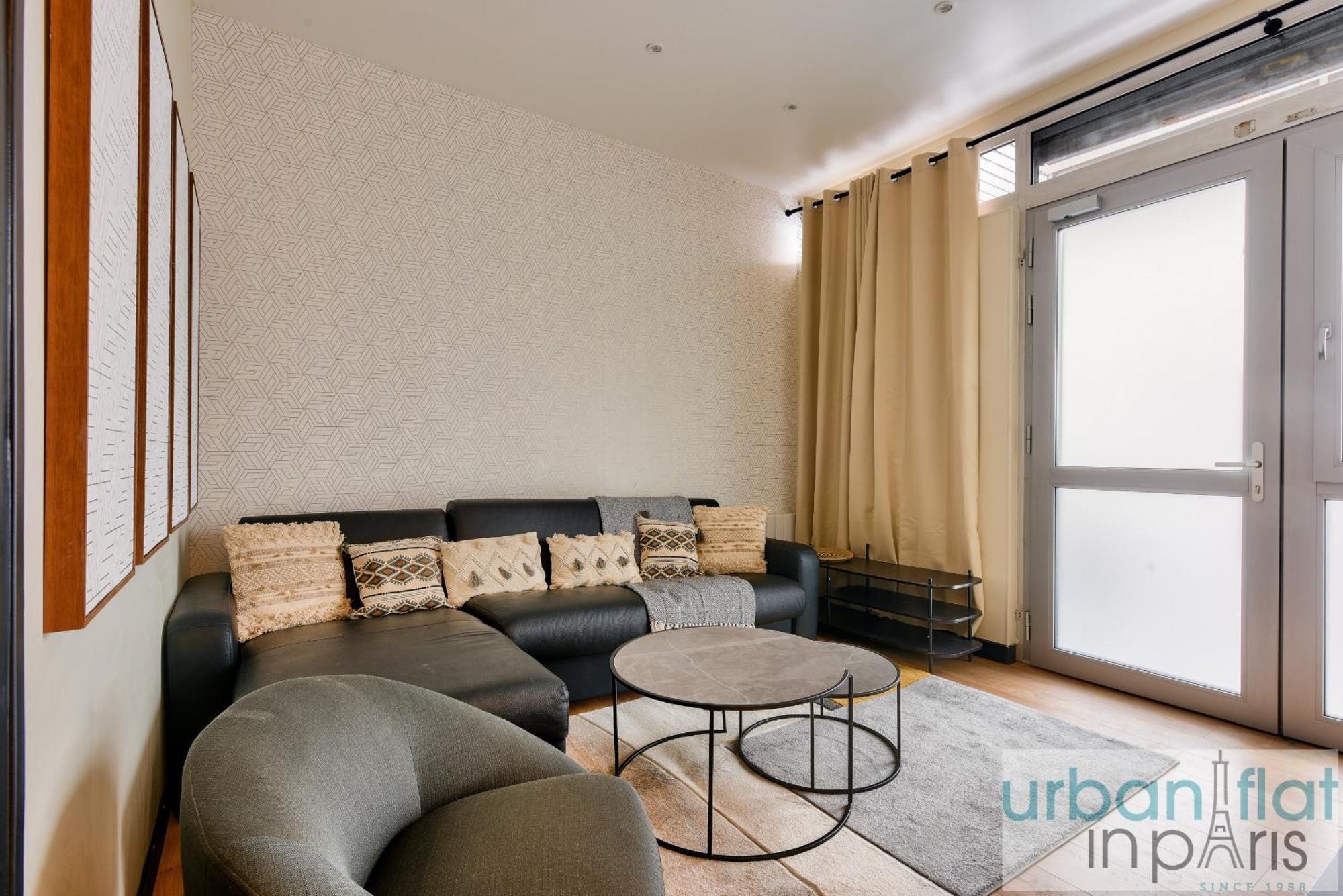 159 - Urban Beautiful Brand New Flat In * Parijs